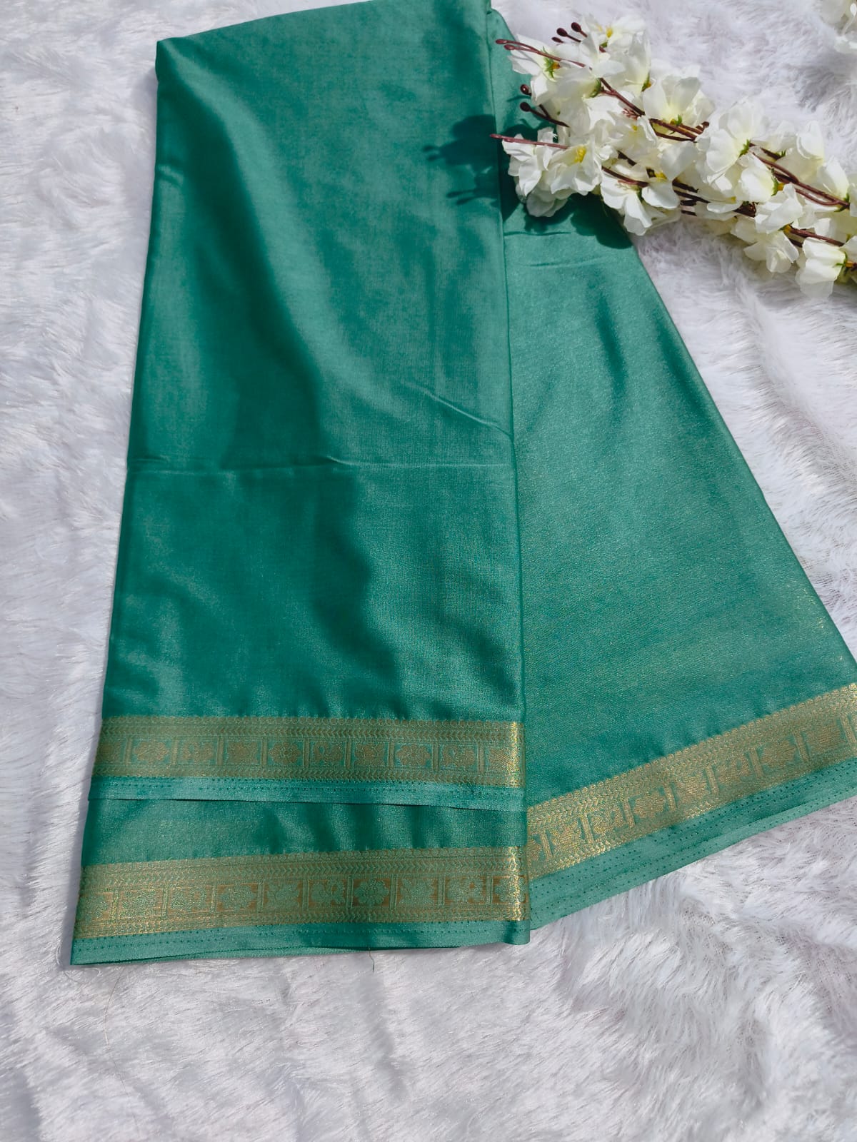 small border semi crape silk